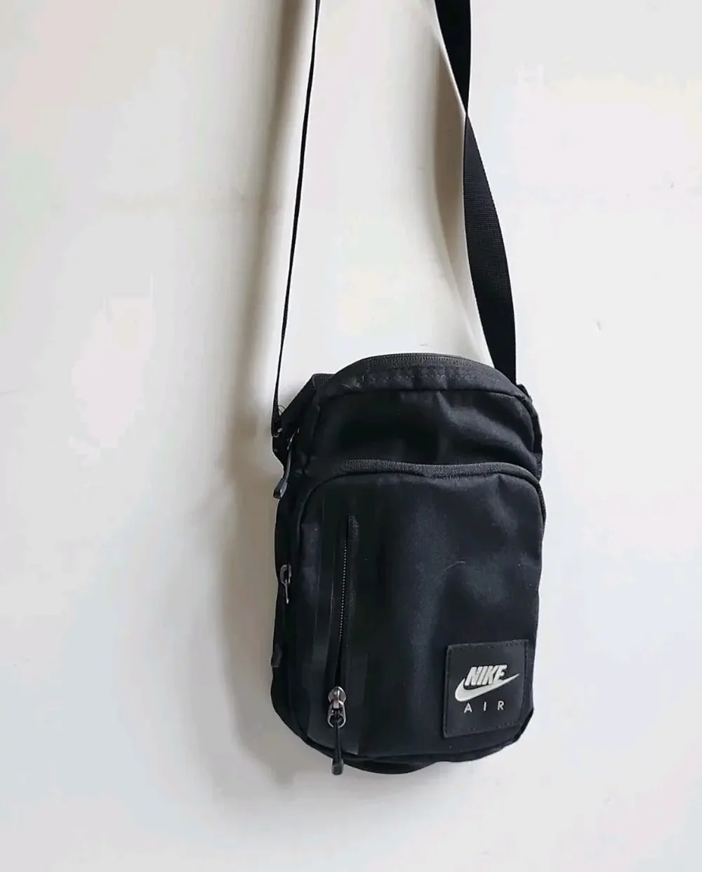Nike Heritage Air Max Crossbody Bag Black Durable Utility Multi Pocket Festival